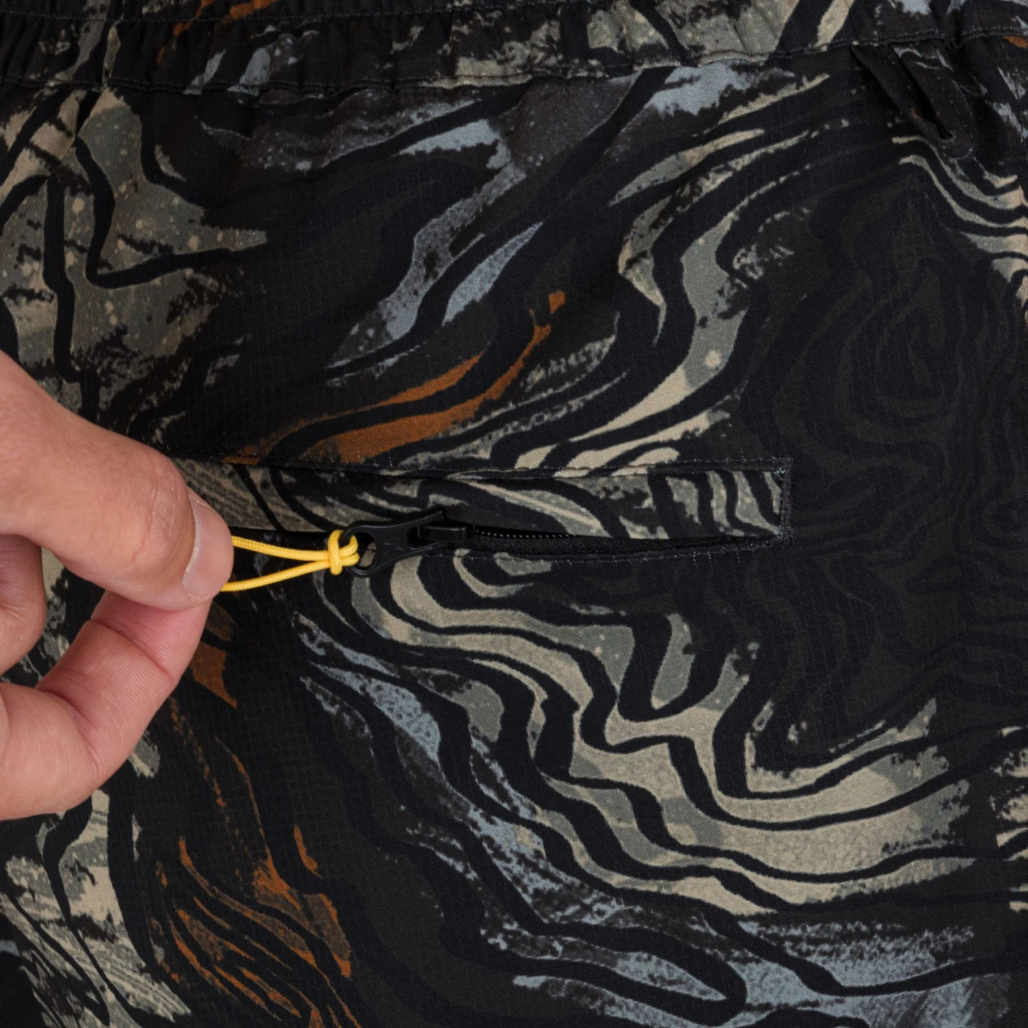 Hurley Men's H20-DRI Trek II Get Lost Combo 15.5" Shorts For Men Black 6 Hurley Men's H20-DRI Trek II Get Lost Combo 15.5" Shorts For Men Black - Image 5